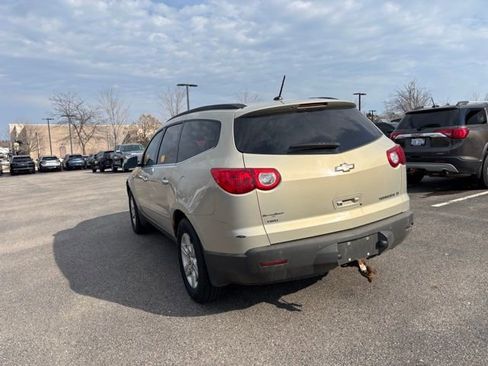 Used 2010 Chevrolet Traverse LT image 6