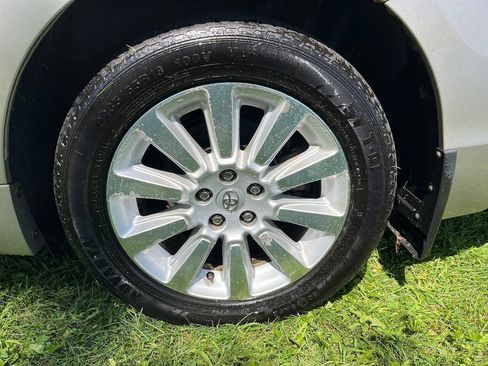 Used 2016 Toyota Sienna XLE AWD/4WD image 4