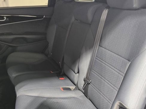 Used 2020 Kia Sorento LX image 13