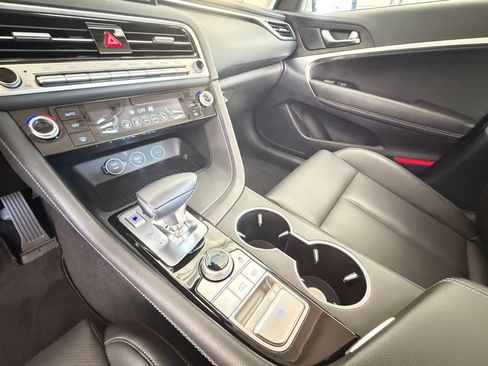 Used 2025 Genesis G70 2.5T AWD/4WD image 40