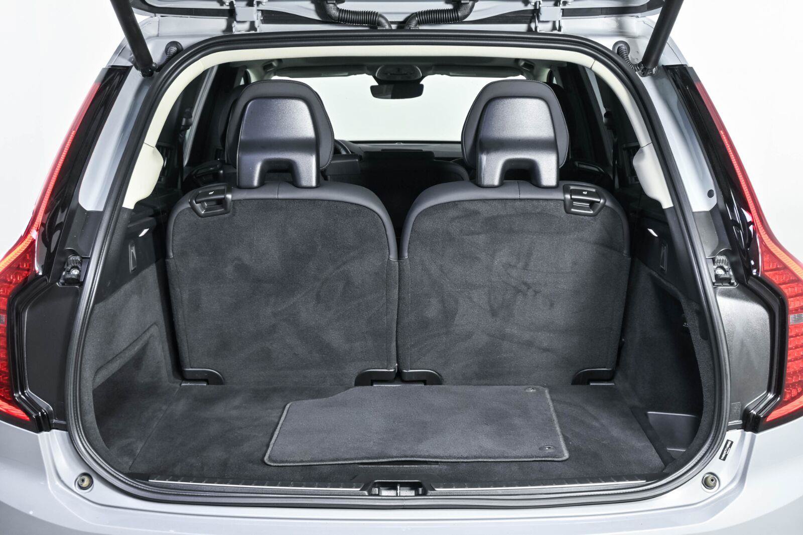 Certified 2026 Volvo XC90 B6 Plus AWD/4WD image 31