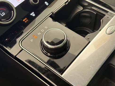 Used 2019 Land Rover Range Rover Velar R-Dynamic SE AWD/4WD image 14