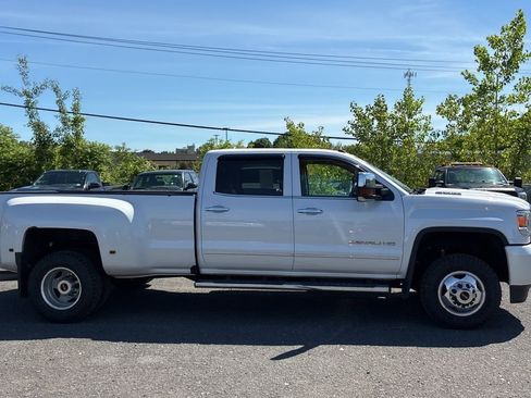 Used 2018 GMC Sierra 3500 Denali w/ Duramax Plus Package AWD/4WD image 3