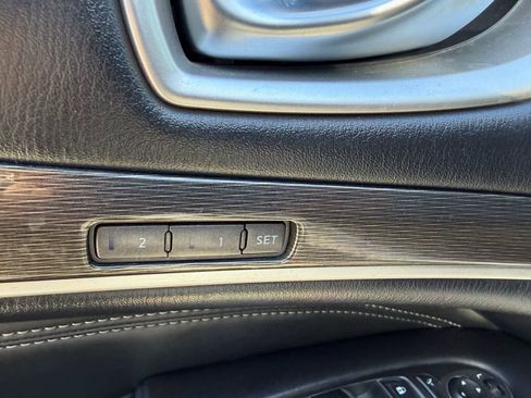 Used 2019 INFINITI QX60 Luxe w/ Essential Package image 19