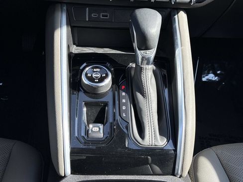 Used 2023 Chevrolet Colorado ZR2 w/ ZR2 Convenience Package III image 7