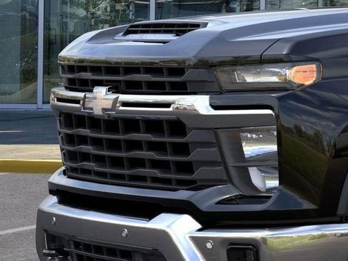 New 2025 Chevrolet Silverado 2500 LT w/ Safety Package image 18