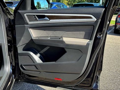 Used 2022 Volkswagen Atlas SE image 12