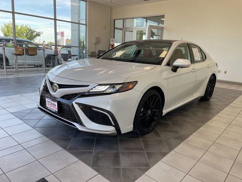 Used 2022 Toyota Camry XSE w/ Navigation Package AWD/4WD image 2
