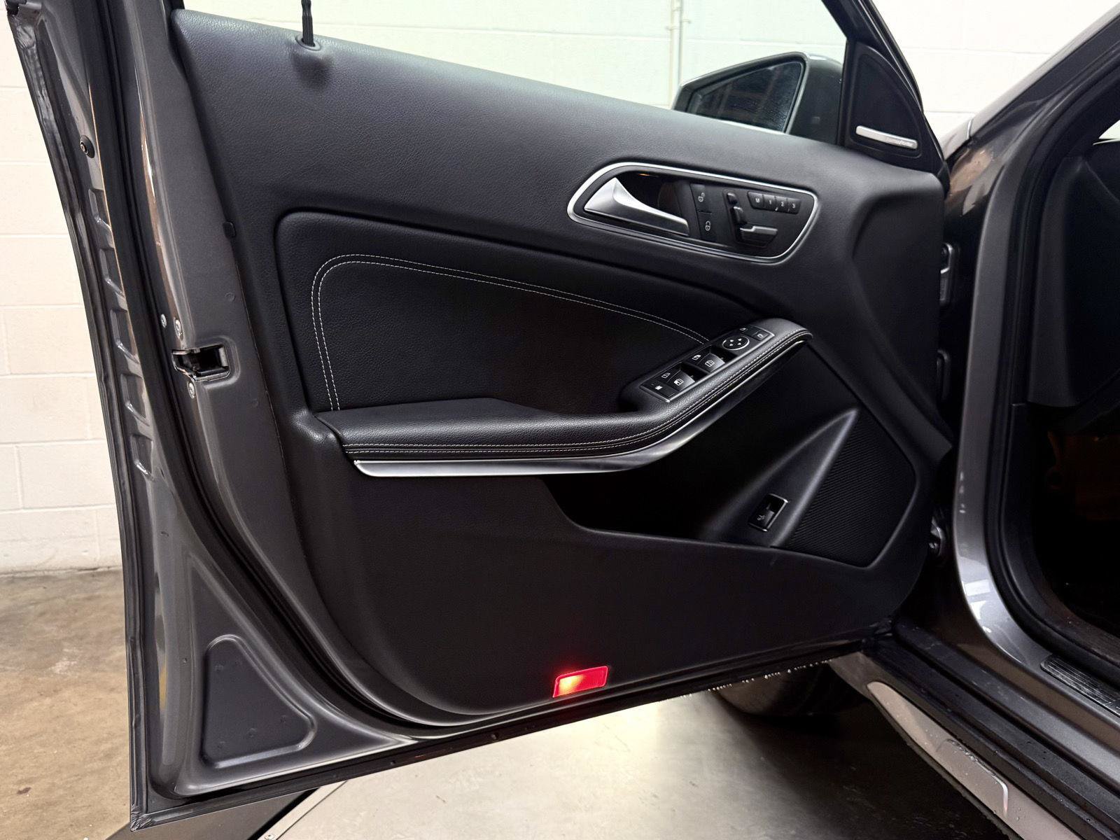 Used 2016 Mercedes-Benz GLA 250 image 12