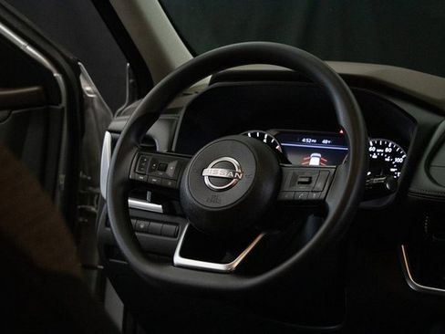 Used 2022 Nissan Rogue SV image 14