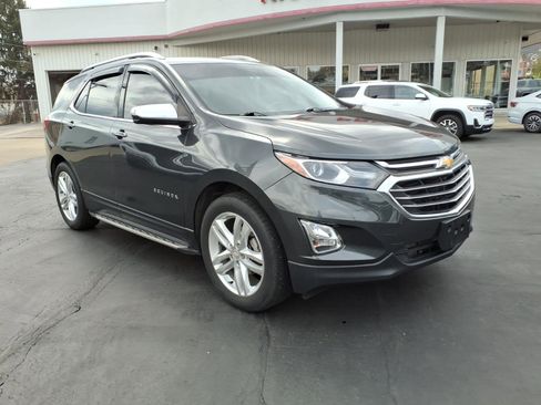 Certified 2019 Chevrolet Equinox Premier w/ LPO, Style and Go Package image 5