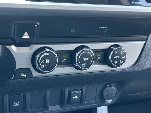Used 2021 Toyota Tacoma SR5 RWD image 27