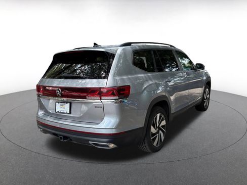 Used 2024 Volkswagen Atlas SE AWD/4WD image 7