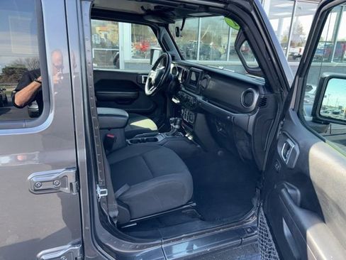 Used 2021 Jeep Gladiator Sport AWD/4WD image 6