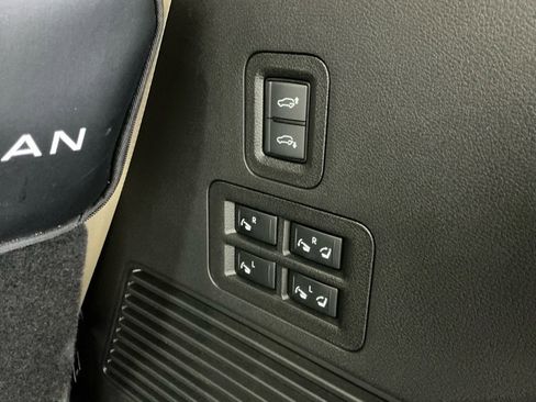 Used 2025 Nissan Armada Platinum Reserve image 46