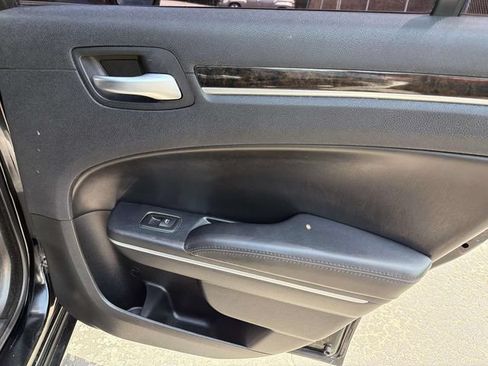 Used 2014 Chrysler 300 C AWD/4WD image 21