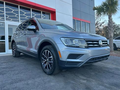 Used 2021 Volkswagen Tiguan S image 3