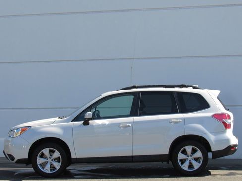 Used 2016 Subaru Forester 2.5i Limited AWD/4WD image 4