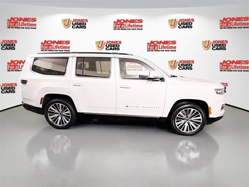 Used 2022 Jeep Grand Wagoneer Series III w/ Flexible Seating Group image 19