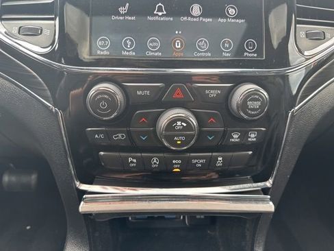 Used 2019 Jeep Grand Cherokee Limited AWD/4WD image 33
