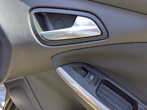 Used 2012 Ford Focus SEL FWD image 34