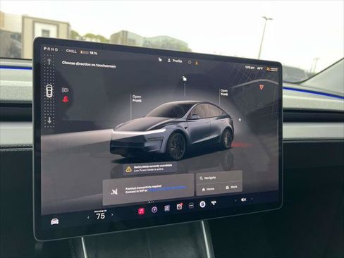 Used 2026 Tesla Model Y 2WD image 27