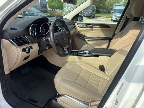 Used 2017 Mercedes-Benz GLS 550 4MATIC image 9