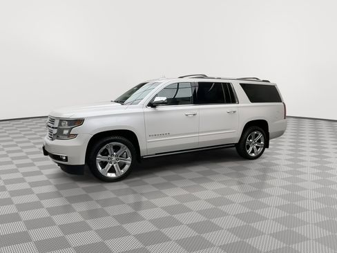 Used 2019 Chevrolet Suburban Premier image 41