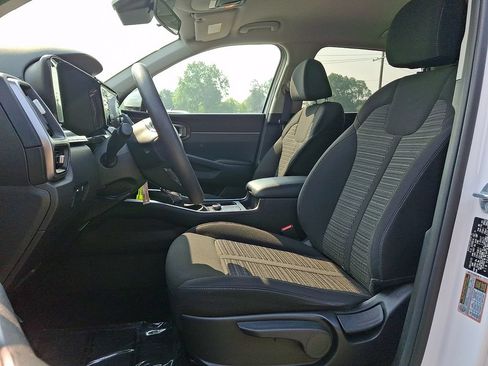 Certified 2023 Kia Sorento LX AWD/4WD image 13