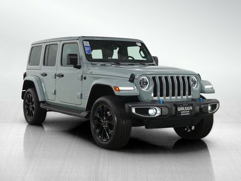Used 2023 Jeep Wrangler Unlimited Sahara w/ Cold Weather Group AWD/4WD image 7