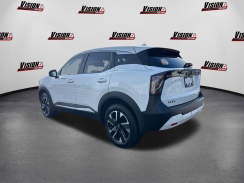 Used 2025 Nissan Kicks SV image 7