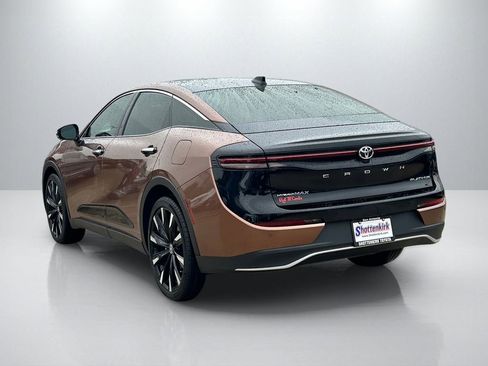 Used 2023 Toyota Crown Platinum image 7