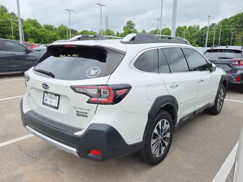Used 2023 Subaru Outback Touring AWD/4WD image 8