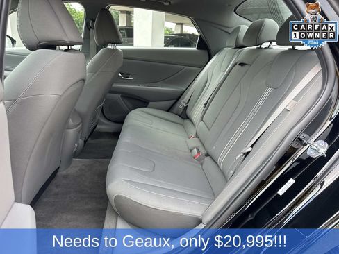 Used 2025 Hyundai Elantra SEL FWD image 29