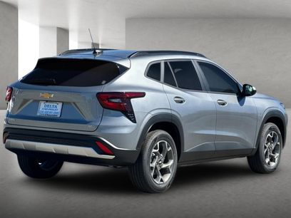 New 2026 Chevrolet Trax LT w/ Sunroof Package