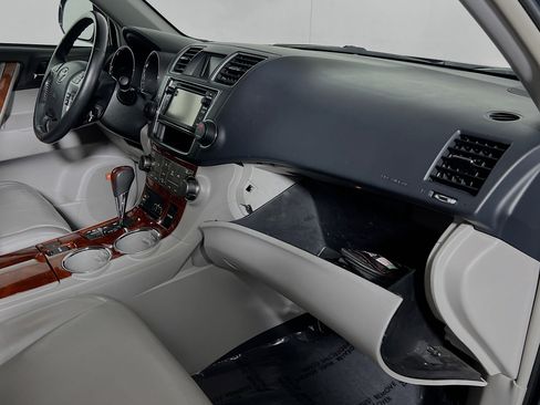 Used 2013 Toyota Highlander Limited FWD image 34