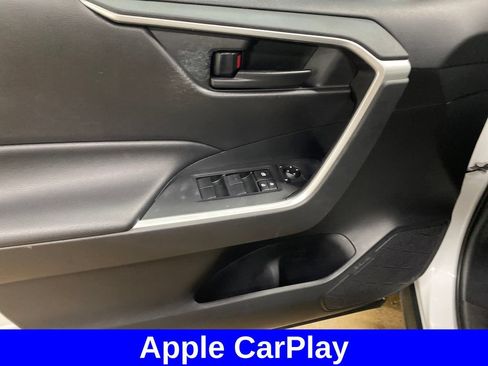 Used 2019 Toyota RAV4 LE w/ Carpet Mat Package AWD/4WD image 9
