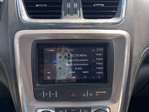 Used 2014 GMC Acadia Denali image 12