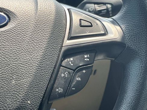 Used 2019 Ford Fusion SE FWD image 33