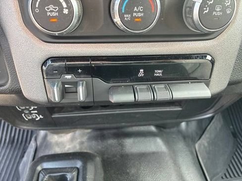 Used 2022 RAM 2500 Tradesman w/ Chrome Appearance Group AWD/4WD image 26