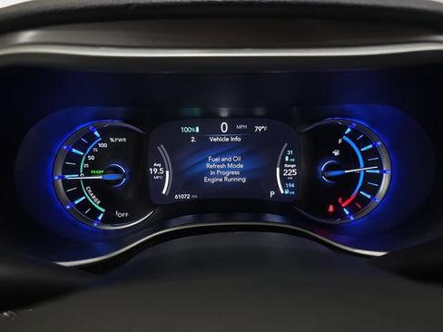 Used 2024 Chrysler Pacifica Limited FWD image 19