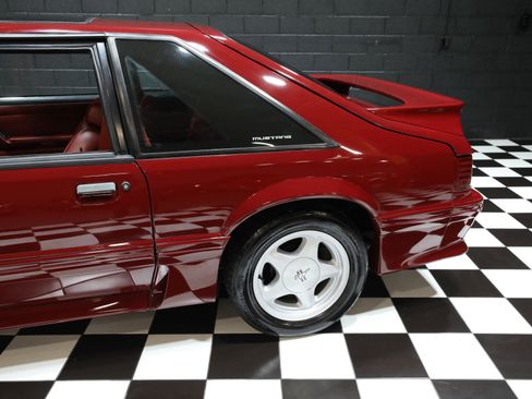 Used 1990 Ford Mustang GT RWD image 29