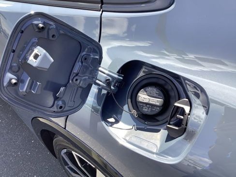 Used 2026 Toyota Prius Plug-In Hybrid FWD image 21