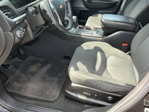 Used 2016 Chevrolet Traverse LT w/ Style and Technology Package image 13