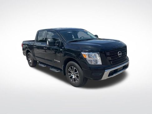 Certified 2024 Nissan Titan SV w/ SV Convenience Package image 2