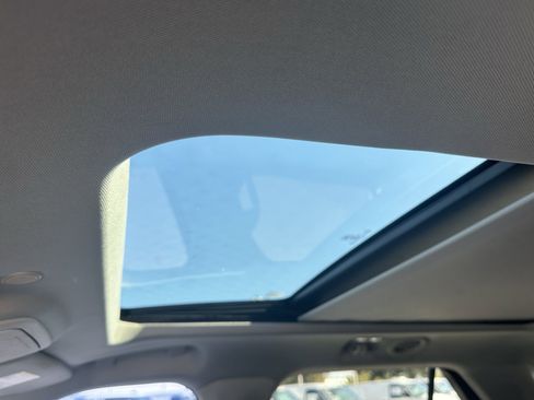 Used 2021 Ford Explorer XLT w/ Equipment Group 202A image 32