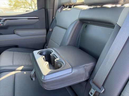 Used 2023 Chevrolet Silverado 1500 ZR2 image 10