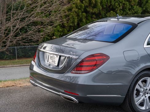 Used 2019 Mercedes-Benz S 560 4MATIC Sedan image 10