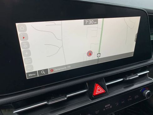 Used 2025 Kia Niro EX image 26