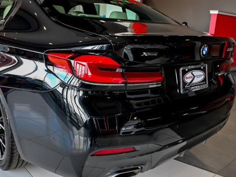 Used 2022 BMW 530i xDrive w/ M Sport Package image 12